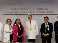 Salva ISSSTE a enfermera Aurelia de morir por enfermedad rara