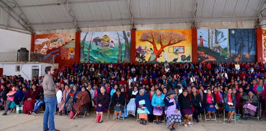Visita Bolaños Cacho Cué regiones; continúan actividades por familias de Oaxaca