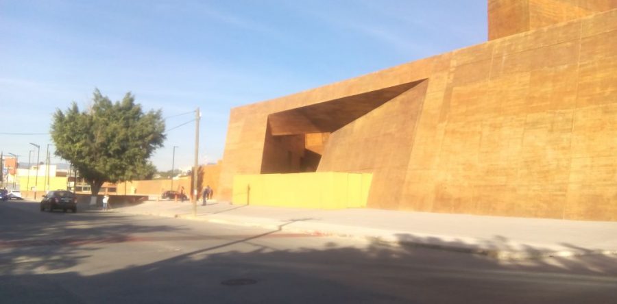 Exigen vecinos de Santa Lucía del Camino concluir con obras del CCCO