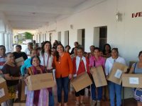 Entrega Yarith Tannos 174 filtros más a familias afectadas por los sismos