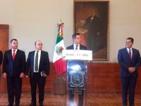 Toma protesta Murat Hinojosa a nuevo funcionarios públicos.