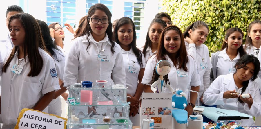 ‘Expo dental’ de estudiantes de la Facultad de Odontologia UABJO