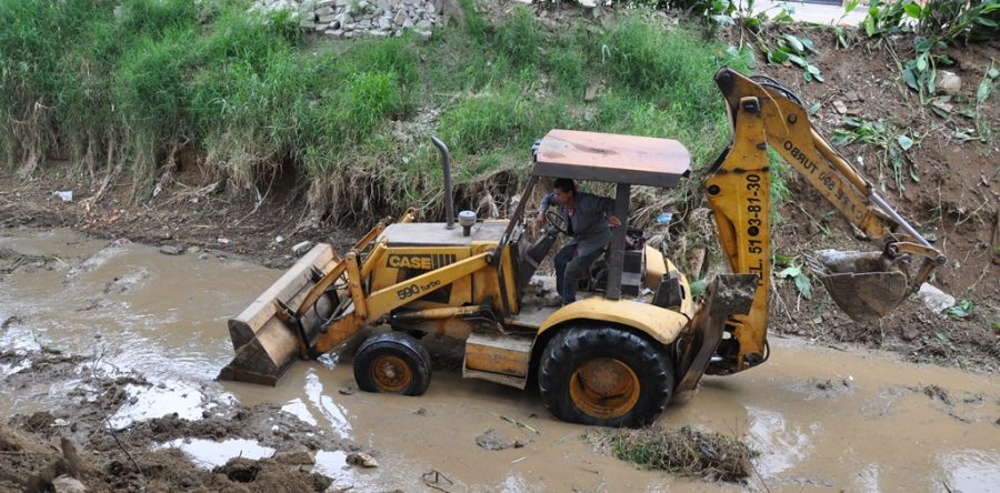 Se benefician más de 50 mil habitantes con los desazolves y construcción de muros de contención en ríos de Santa Lucía: Raúl Cruz
