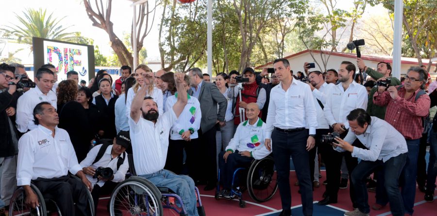 Reconstruye DIF Oaxaca Unidad Deportiva