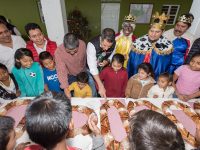 Comparte AMH la tradicional Rosca de Reyes con niñas y niños de la Sierra Sur