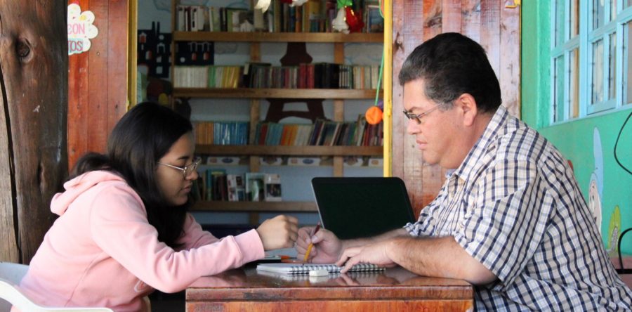 Asesorías de matemáticas, física y química en el Colosio, un beneficio para estudiantes de todos los niveles