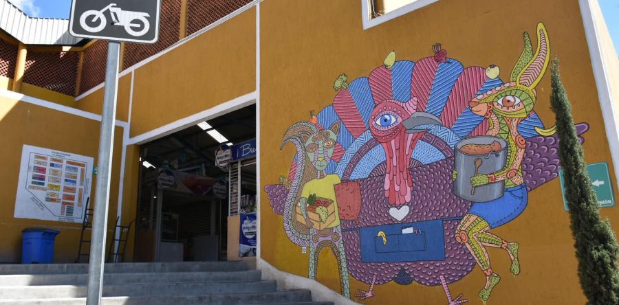 Con murales embellecen mercados de la capital oaxaqueña