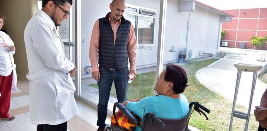 Christian Holm Rodríguez, Director General del DIF Oaxaca realiza recorrido en las instalaciones del CREE