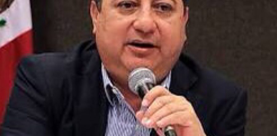 Renuncia secretario de Economía, buscará presidencia de Oaxaca de Juárez