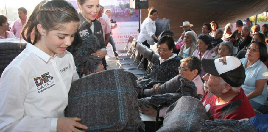 Ivette Morán de Murat encabeza gira de trabajo en San Agustín Etla