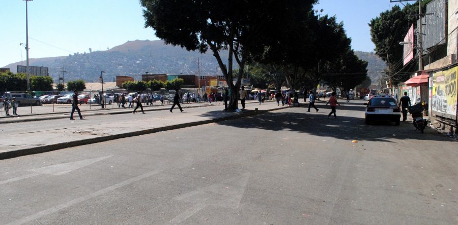 Limpian calles de la Central de Abasto después de la Tradicional venta de juguetes por el Día de Reyes