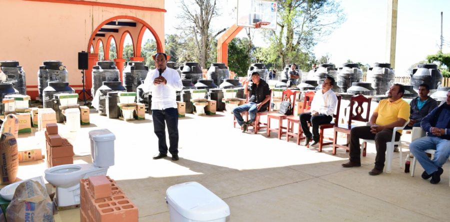 Autoridades de Itundujia y Sergio López hacen frente común para ayudar a las familias.