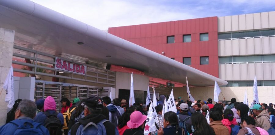 CDP protesta a Ciudad Administrativa