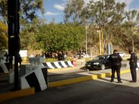 Pobladores de Apazco toman Caseta Huitzo