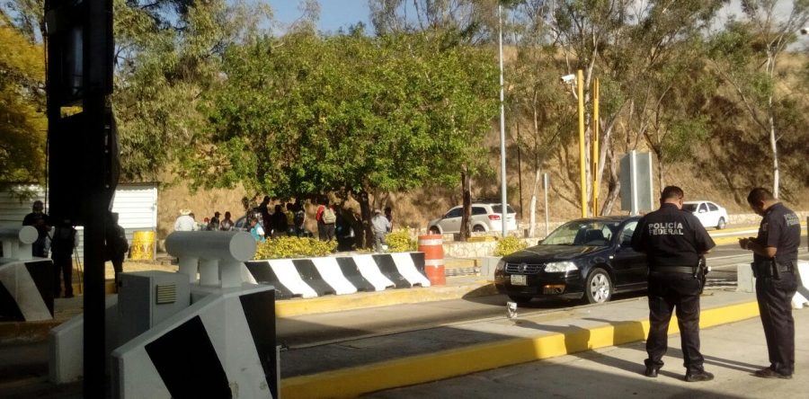 Pobladores de Apazco toman Caseta Huitzo