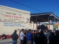 S-22 protesta en la primaria Unión y Progreso