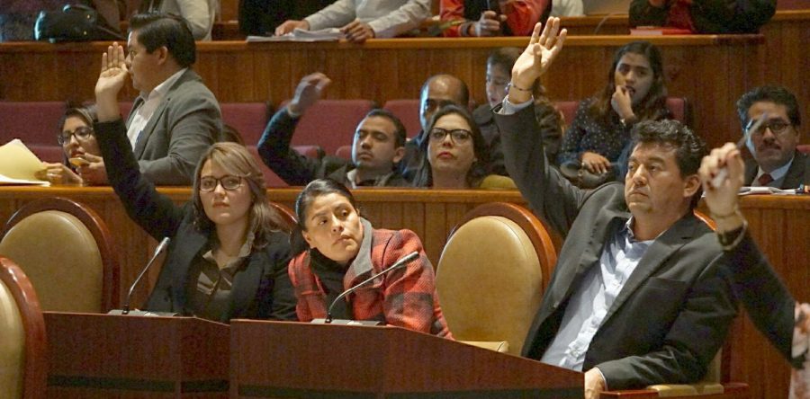 Aprueba el pleno del Congreso exhortos para rehabilitar distintas vialidades en el estado