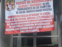 Continúa paro de labores de trabajadores regularizados en Salud