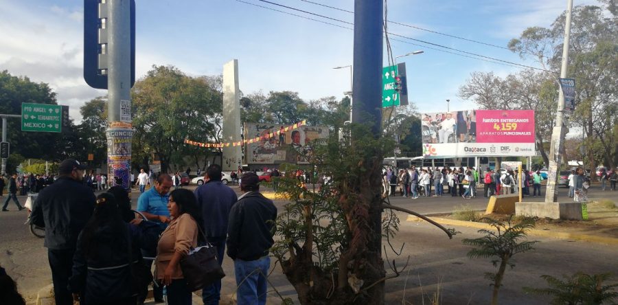 Cierran accesos a la ciudad trabajadores del sector salud