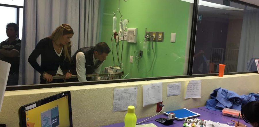 Reafirma Alejandro Murat compromiso con los heridos por accidente aéreo en Jamiltepec