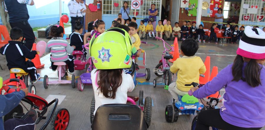 Fortalece Gobierno Municipal cultura de vialidad, en escuelas de Santa Lucía del Camino: Raúl Cruz.