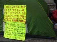 Recibe manifestante atención médica; van cinco días de huelga de hambre