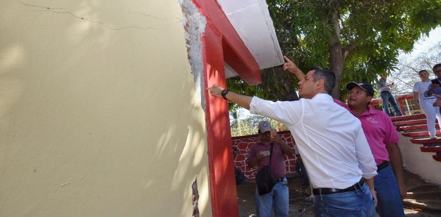 Supervisa AMH afectaciones por sismo en Santiago Pinotepa Nacional