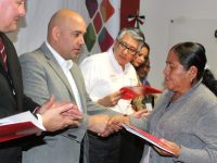 Entrega SSPO tarjetas bancarias a beneficiarios por pensión vitalicia