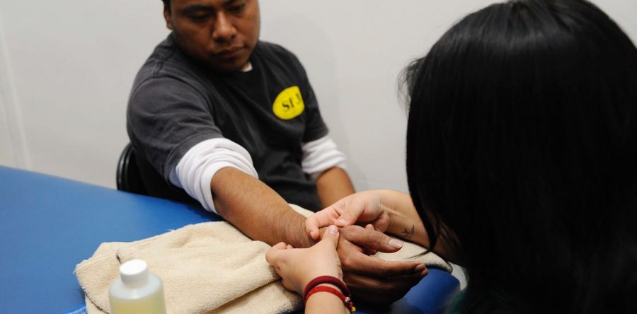 Supervisa Hernández Fraguas avance en la construcción de la Unidad Básica de Rehabilitación