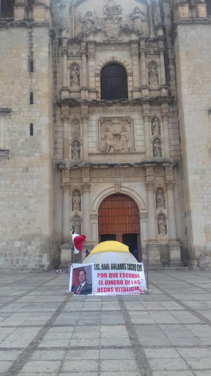 Paralimpicos cumplen más de una semana en plantón