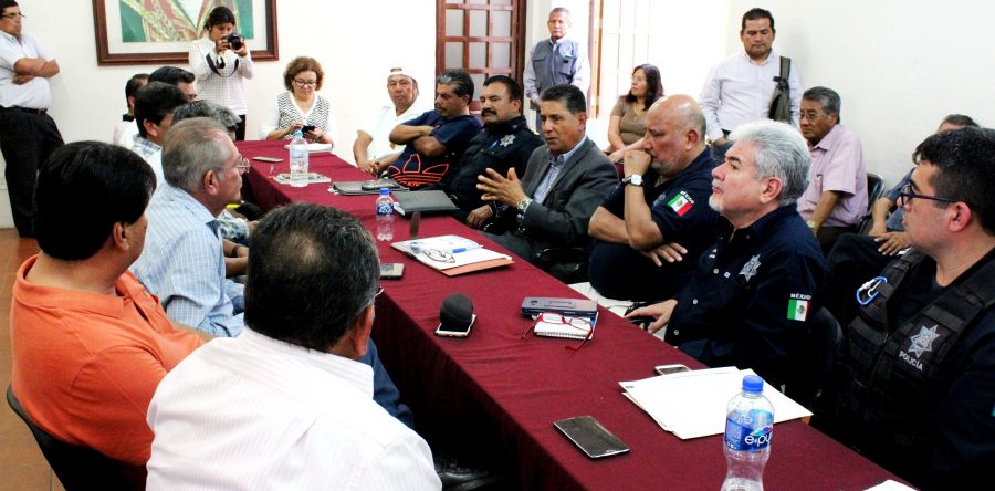 Atiende Gobierno Municipal planteamientos de taxistas de la capital