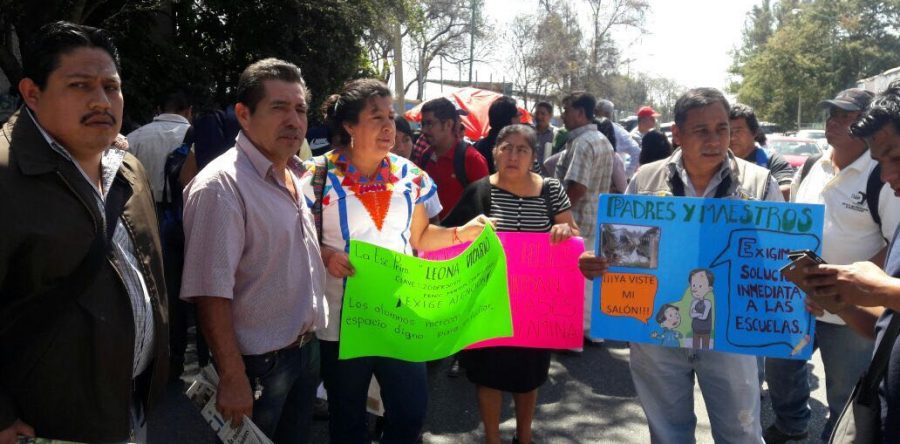 Zona Escolar 098 pide atención a sus demandas
