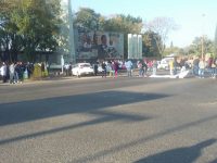 Bloquean de nuevo empleados de salud cruceros de Oaxaca