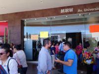 Trabajadores del COBAO protestan en sus oficinas.