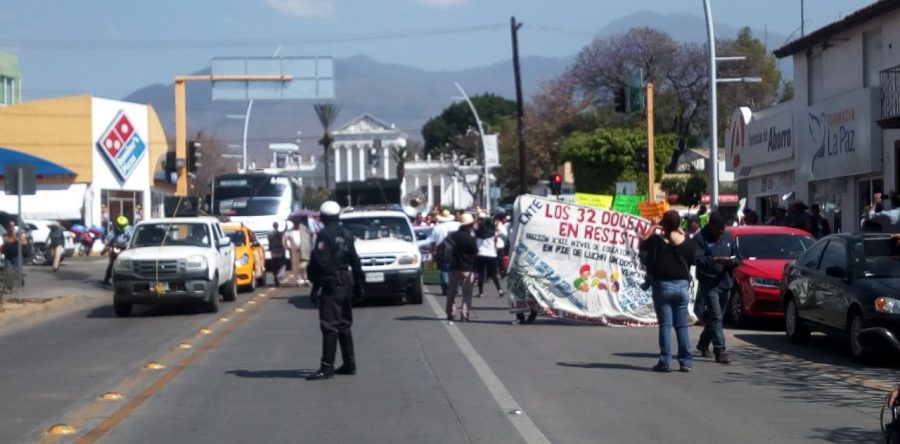 S-22 de educación indígena marcharon en la Capital