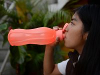 Recomienda SSO consumir dos litros de agua para prevenir enfermedades
