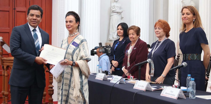 La Biblioteca Burgoa de la UABJO ya está en la memoria del mundo