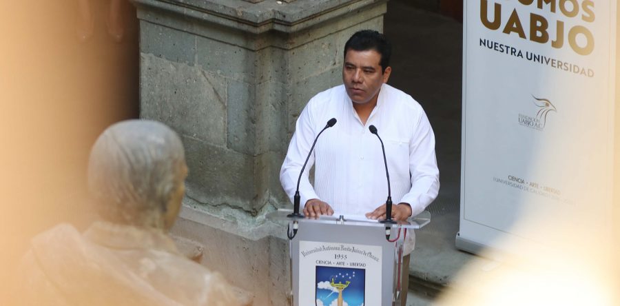 Ideario de Juárez, base para democracia y gobierno justo: Rector UABJO