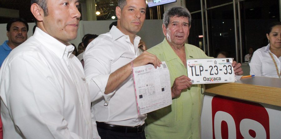 Inaugura Alejandro Murat Módulo de Emplacamiento Vehicular