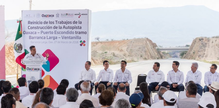 Tras una década abandonada, Alejandro Murat reinicia obras de construcción de la carretera a la Costa