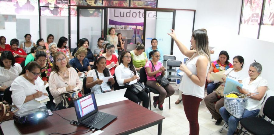 Capacita SMO a mujeres en materia financiera y patrimonial