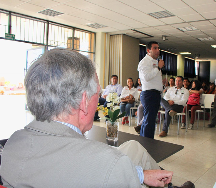 Comunidad estudiantil de la UTVCO recibirá asesoría de experto en proyectos de inversión