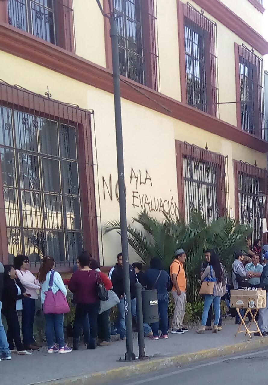 Cumplen maestros con tercer día de movilizaciones