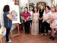 Montan exposición pictórica “Unid@s por Ellas” en el Palacio Municipal