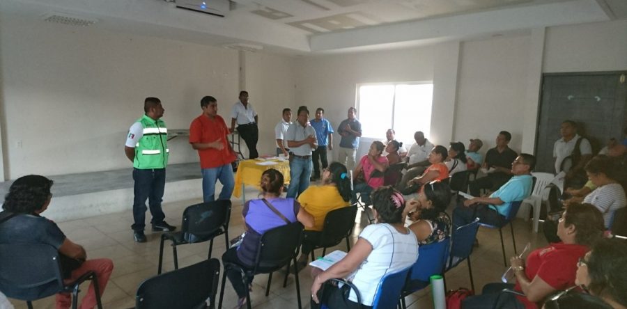 Entrega Gobierno de Oaxaca dictámenes de Protección Civil a 59 escuelas de seis municipios de la Costa