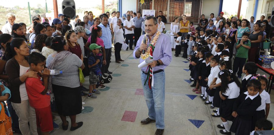 Con la entrega de obras sociales, se atienden demandas de los habitantes de Guadalupe Victoria