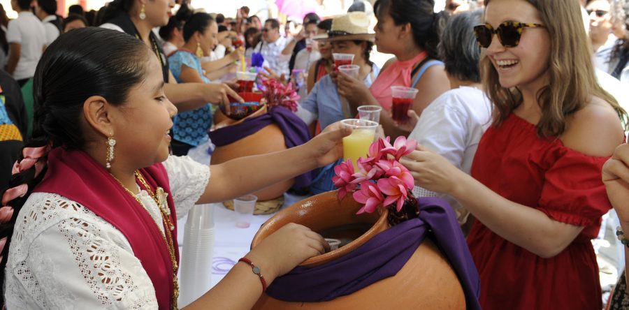 Vive la Ciudad de Oaxaca su tradicional viernes de Samaritana