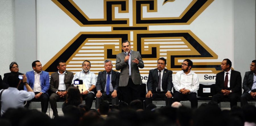 Hernández Fraguas reconoce a jóvenes por su Servicio Social