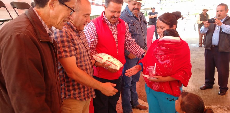 Un millón 975 mil mexiquenses  reciben leche Liconsa