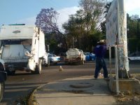 Con bloqueo exigen pago de aguinaldos en San Sebastián Tutla
